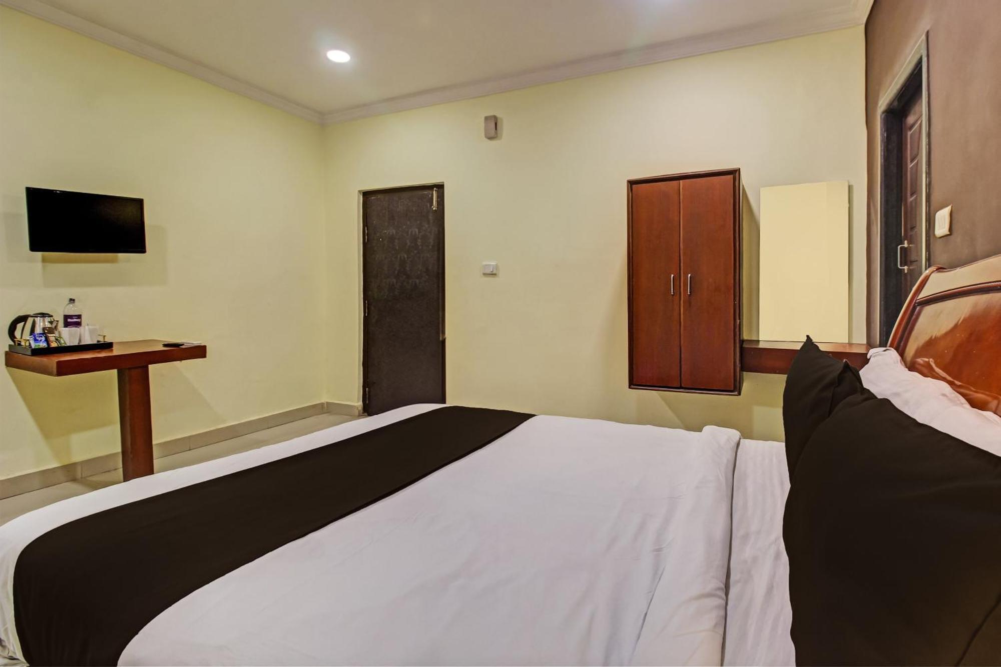 Hotel O Ruma Near Nampally Railway Station Hyderabad Exterior photo