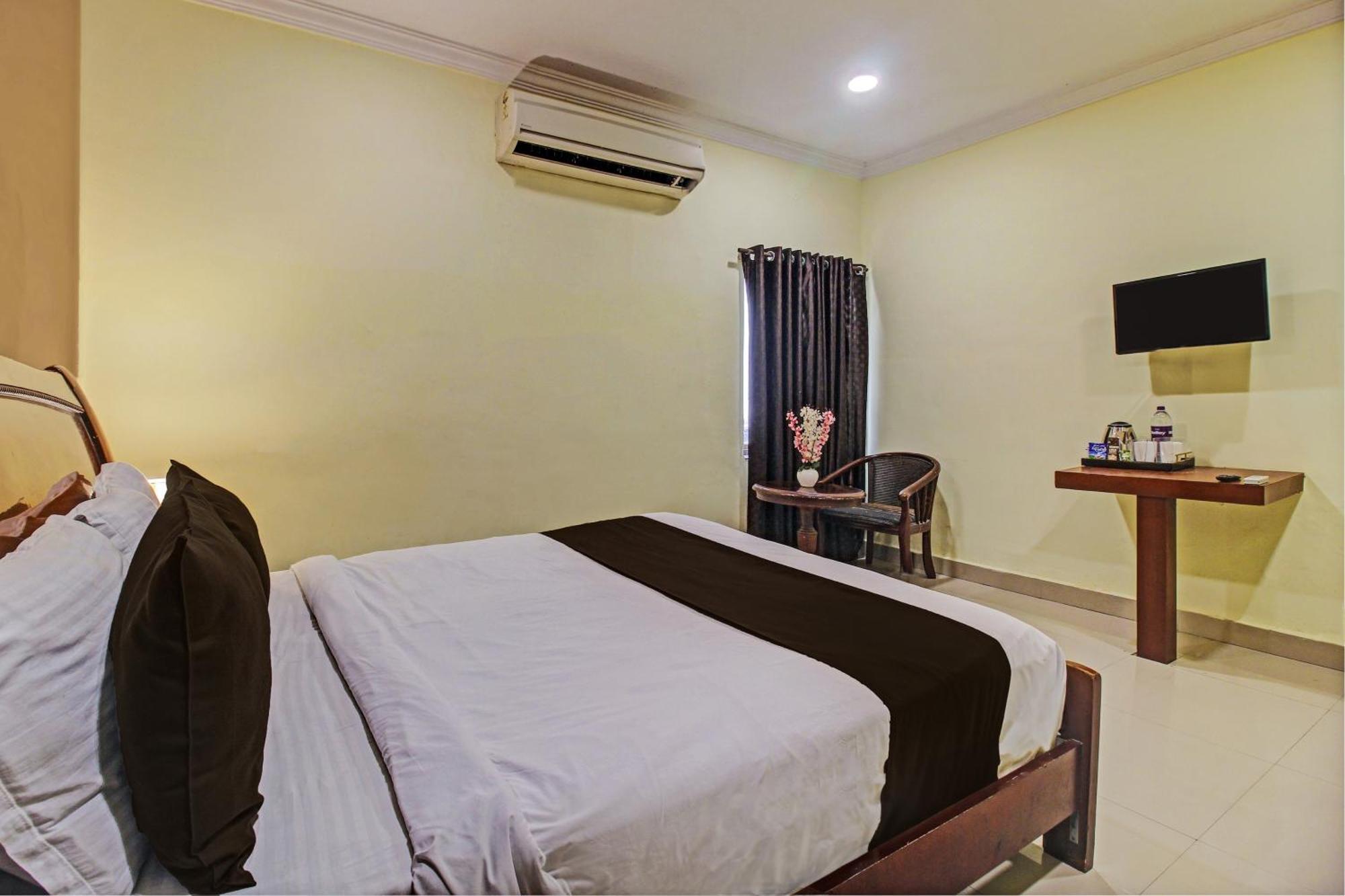 Hotel O Ruma Near Nampally Railway Station Hyderabad Exterior photo