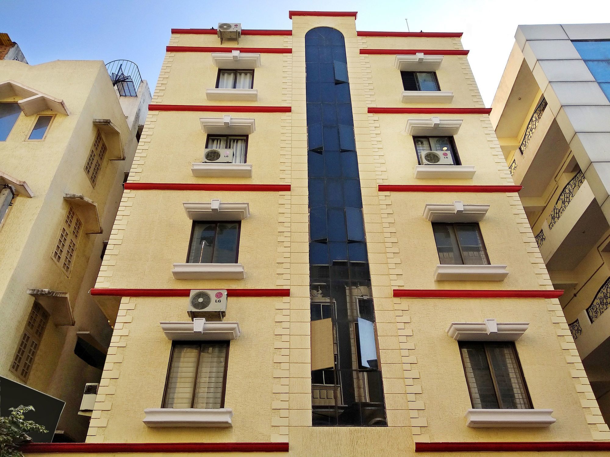 Hotel O Ruma Near Nampally Railway Station Hyderabad Exterior photo